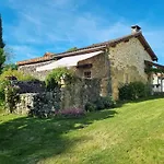 بيت للعطل La Maisonnette Du Soleil Couchant En Perigord