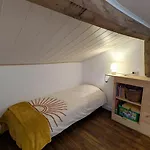 La Maisonnette Du Soleil Couchant En Perigord *