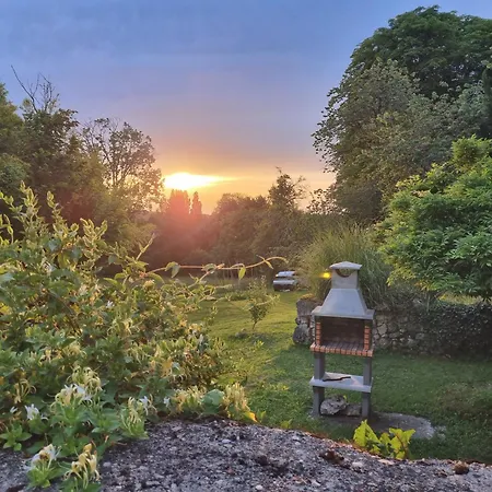Le Soleil Couchant En Perigord