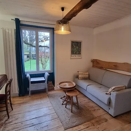 بيت للعطل La Maisonnette Du Soleil Couchant En Perigord *
