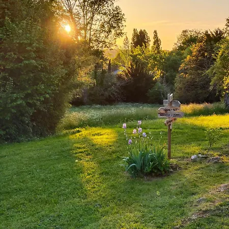 Le Soleil Couchant En Perigord