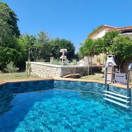 La Maisonnette Du Soleil Couchant En Perigord Holiday home *