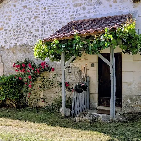 Holiday home La Maisonnette Du Soleil Couchant En Perigord