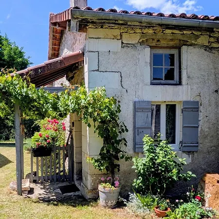 Holiday home La Maisonnette Du Soleil Couchant En Perigord